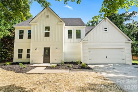 2033 Colony Hill Drive pending home in Stoney Pointe, Charlotte, NC