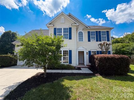 11805 Guildhall Lane pending home in Coventry, Charlotte, NC