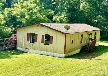 8 White Oak Drive