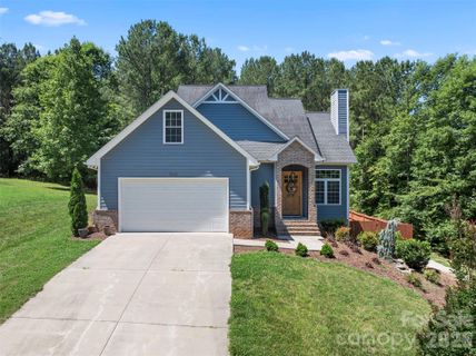 7015 Waterfront Place active home in Grace Harbour, Granite Falls, NC