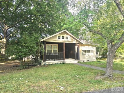 1129 W 5th Avenue active home in Firestone, Gastonia, NC
