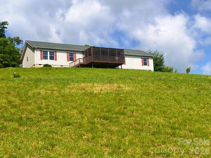 39 Henry White Lane pending home in Country Place, Leicester, NC