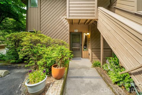 305 Piney Mountain Drive pending home in Pine Cliff Condominiums, Asheville, NC