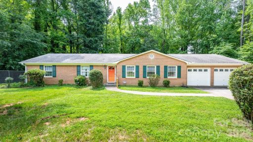 236 Heritage Place active home in White Oaks, Mooresville, NC