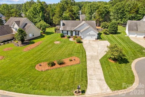 4425 Derbyshire Lane pending home in Buckingham, Matthews, NC