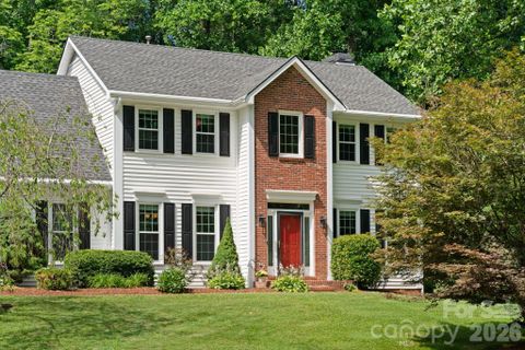 237 Windsor Forest Circle pending home in Windsor Forest, Fletcher, NC