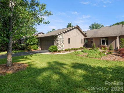 20 Clubside Drive pending home in Beaverdam Run, Asheville, NC
