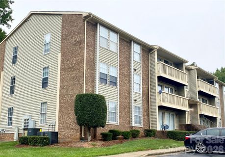 1604 Arlyn Circle