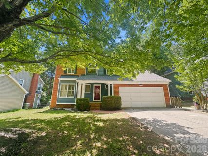 4617 Deer Cross Trail pending home in Davis Lake, Charlotte, NC