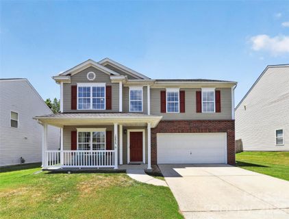10825 Dry Stone Drive active home in Cabarrus Crossing, Huntersville, NC