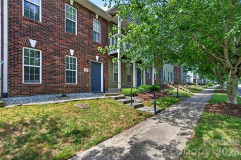 140 Locomotive Lane active home in Station 115, Mooresville, NC