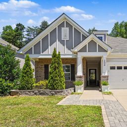 204 Paradise Hills Circle