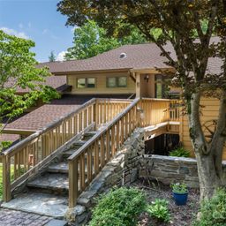 112 Live Oak Lane