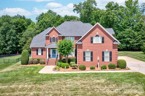 5633 Old Town Lane pending home in Cramer Woods, Gastonia, NC