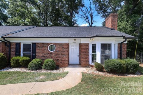 1214 E Franklin Boulevard active home in Regency Square, Gastonia, NC