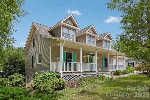 Homes in Forest Lake, Asheville