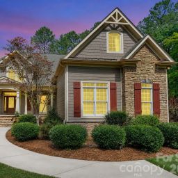 4552 Sawgrass Court