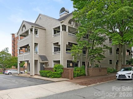212 W 10th Street active home in Fourth Ward, Charlotte, NC