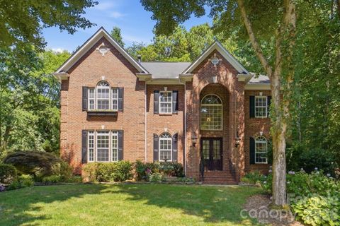 3529 Mountain Cove Drive pending home in Overlook, Charlotte, NC