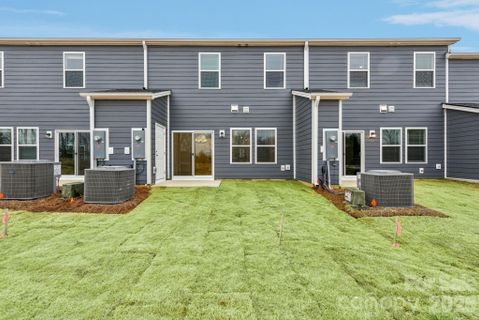 460 Markridge Loop