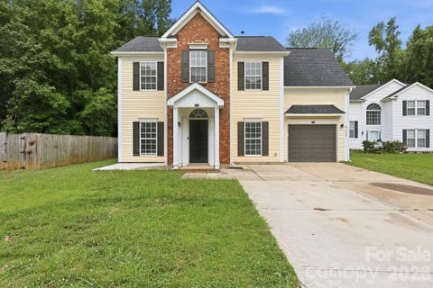 5423 Starflower Drive active home in Turtle Rock, Charlotte, NC