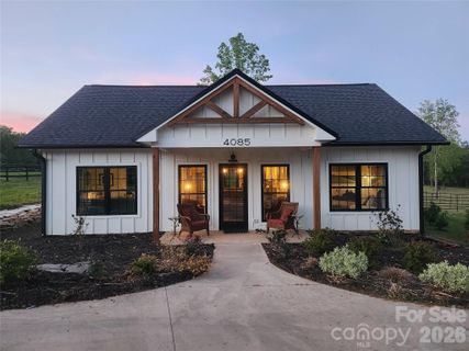 4085 Hunting Country Road
