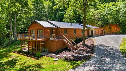 1857 Creekside Place