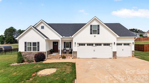 192 Staffordshire Drive sold home in Castlegate, Statesville, NC