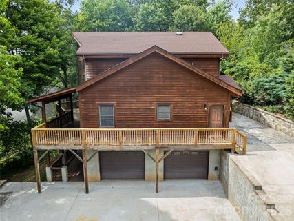 A home in Hickory Hill, Lake Junaluska