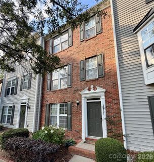 12727 Bullock Greenway Boulevard active home in Blakeney Greens, Charlotte, NC