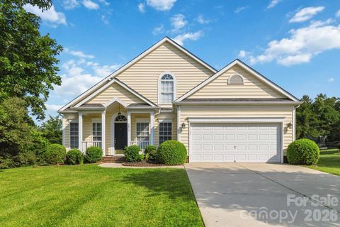 2017 Legend Creek Lane pending home in Olde Sycamore, Charlotte, NC