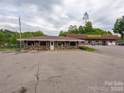 381 395 Crimson Laurel Way