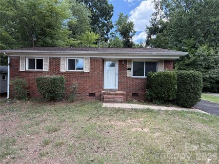 2824 Cedarhurst Drive