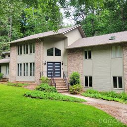305 E Sondley Drive