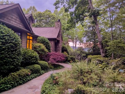 76 Cummings Crest Drive pending home in Cummings Cove, Hendersonville, NC
