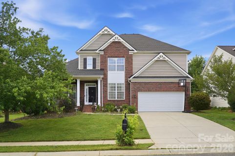8120 Madrigal Court active home in Providence Grove, Waxhaw, NC