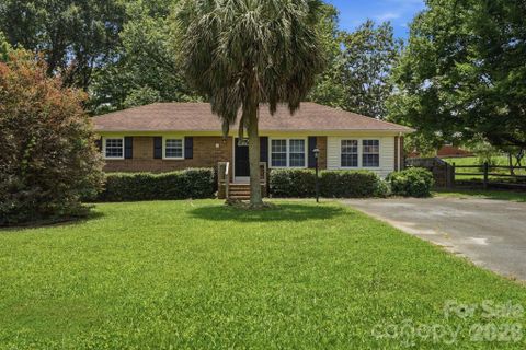 Homes in Stallings Park, Matthews