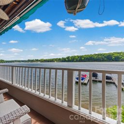 7332 Lakefront Drive