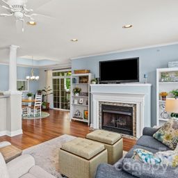 9069 Rosalyn Glen Road