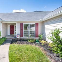 35 Meadow Pathway Drive