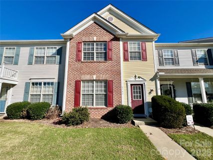 2762 Thornbush Court active home in Willowmere, Charlotte, NC