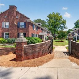 524 Hawthorne Lane