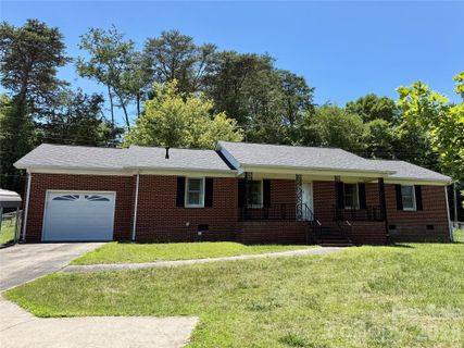 1106 Laurel Woods Drive pending home in Laurel Woods, Gastonia, NC
