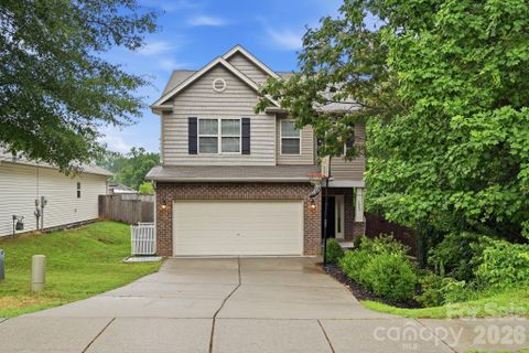 7820 Rockland Drive pending home in Crab Orchard, Charlotte, NC