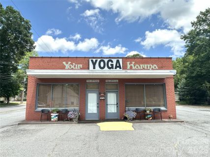 195 W Statesville Avenue