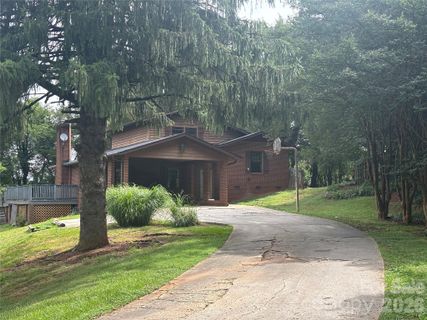 6 Old Farm Road