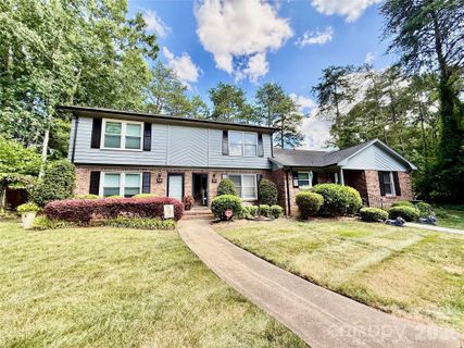 126 Joshua Case Court active home in Ashebrook Villas, Fort Mill, SC