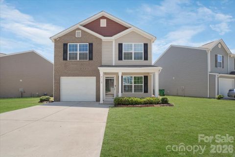 7112 Finnigan Road pending home in Clydesdale Manor, Charlotte, NC