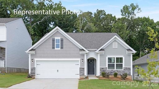 620 17th Avenue Drive pending home in The Hamptons At Hickory, Hickory, NC