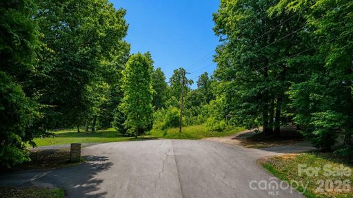 1499 Pine Bluff Court active home in Caroland Acres, Fort Mill, SC